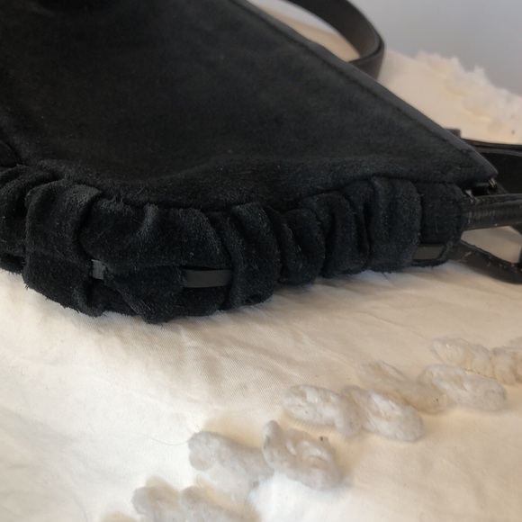 VIA SPIGA black suede shoulder handbag. Leather weaved through perimeter of bag. - Picture 5 of 9